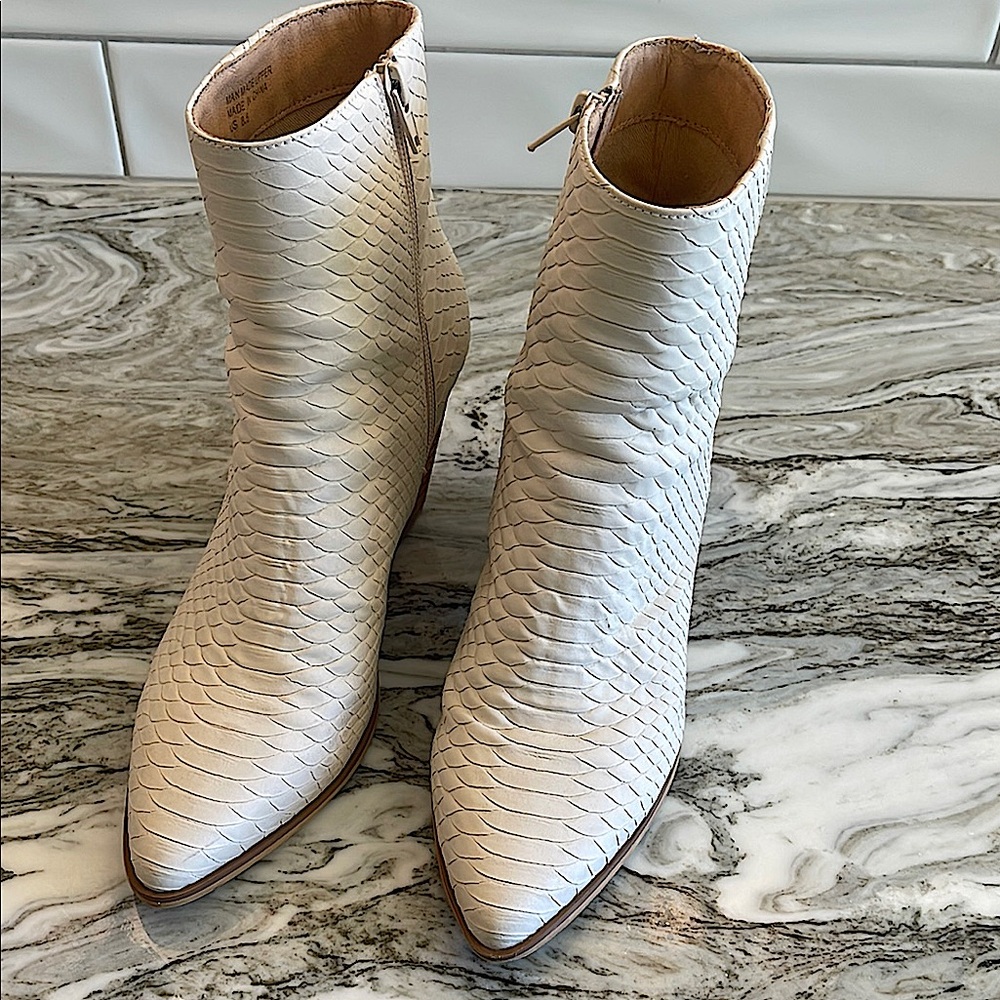 Oasis Cream Textured Women's Boots